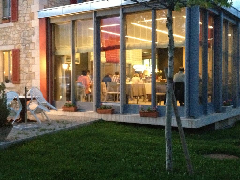 Au Boeuf Rouge Hotel Crassier Ngoại thất bức ảnh
