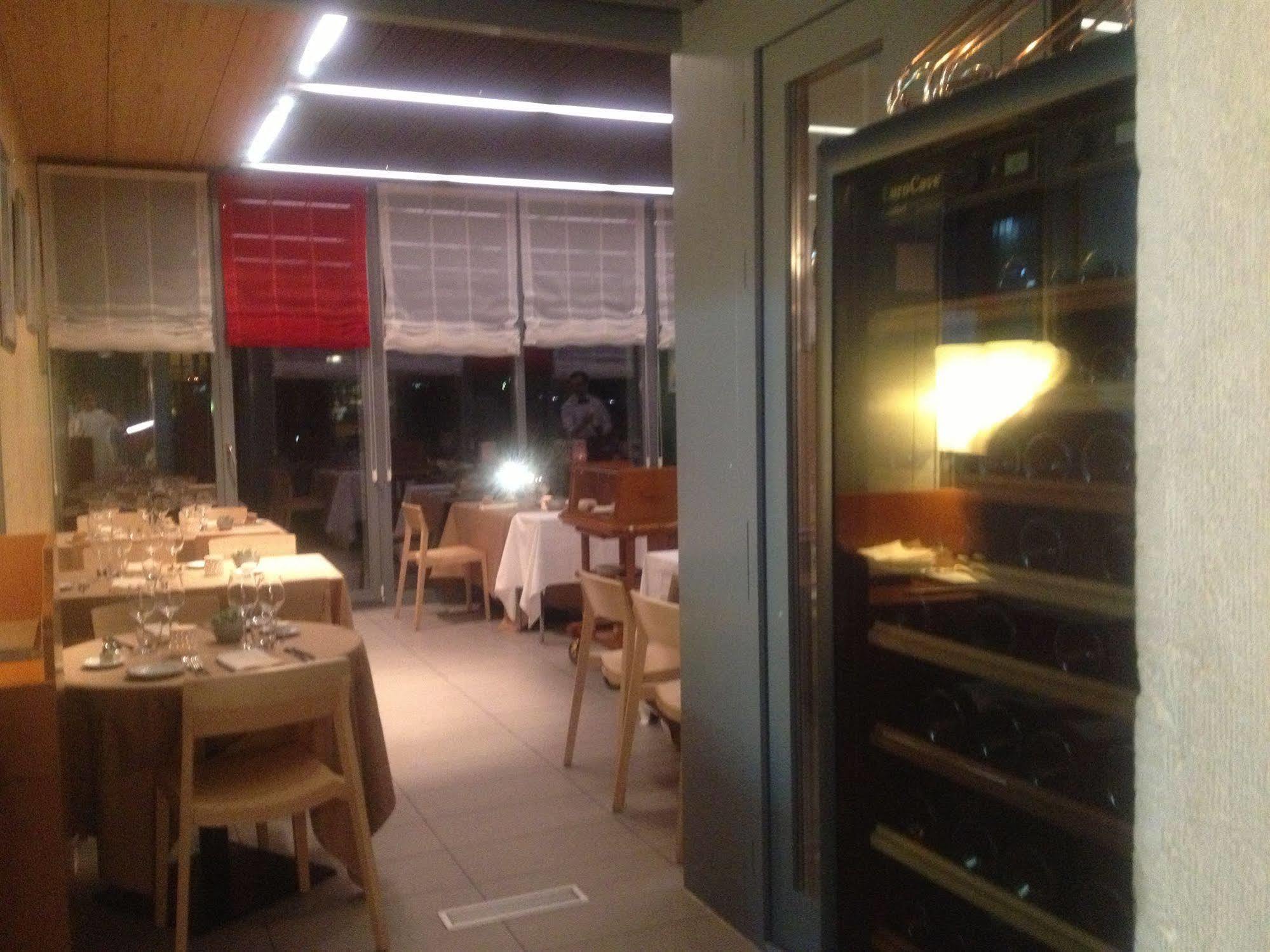 Au Boeuf Rouge Hotel Crassier Ngoại thất bức ảnh